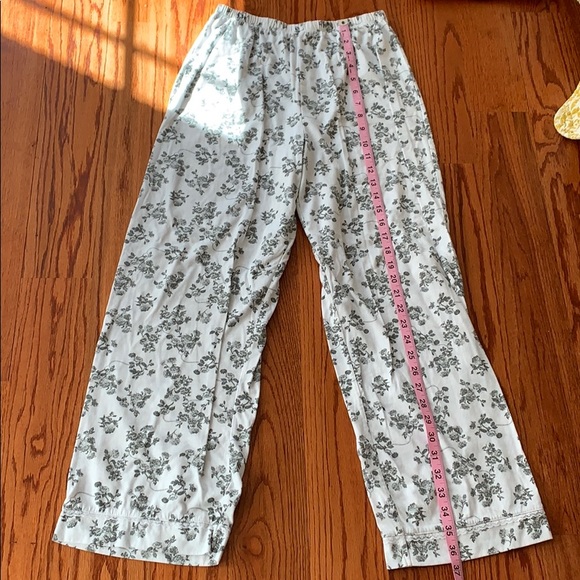 Bundle-3 Piece NWT White Orchid Pajama 2Tops/1 Bottom - Picture 9 of 9